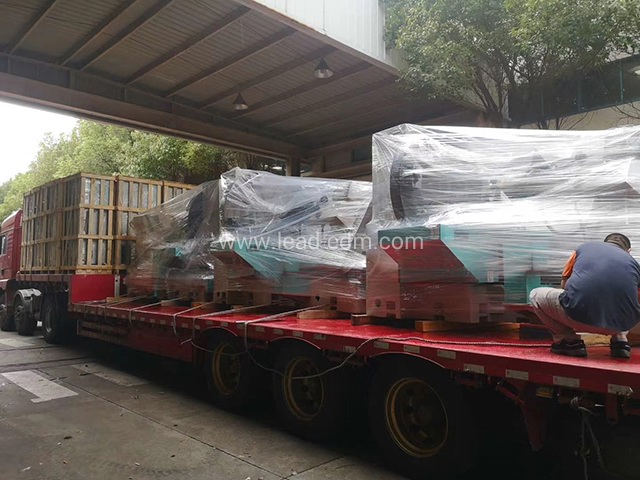 群基工厂轮胎模具放电机出货中-图1
